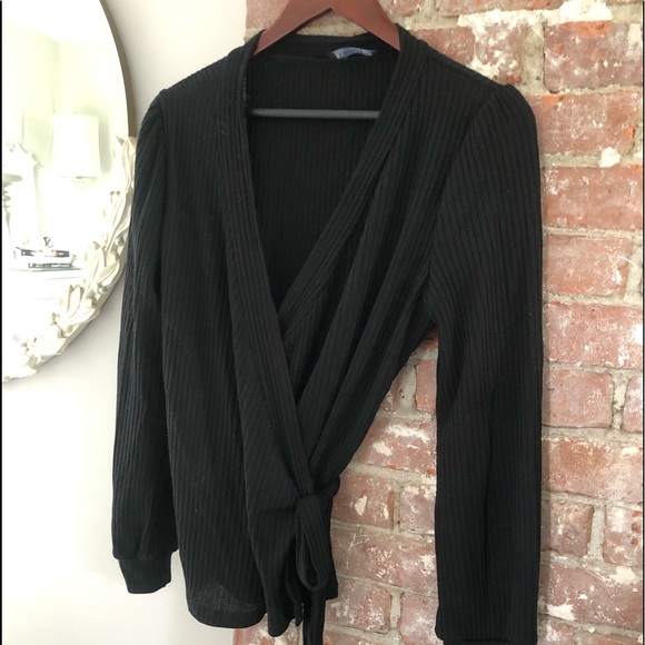 Coeor De Vague … black wraparound top - Picture 13 of 16